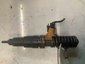 Used Volvo D13 Injector (Stock #14126)) Part Image