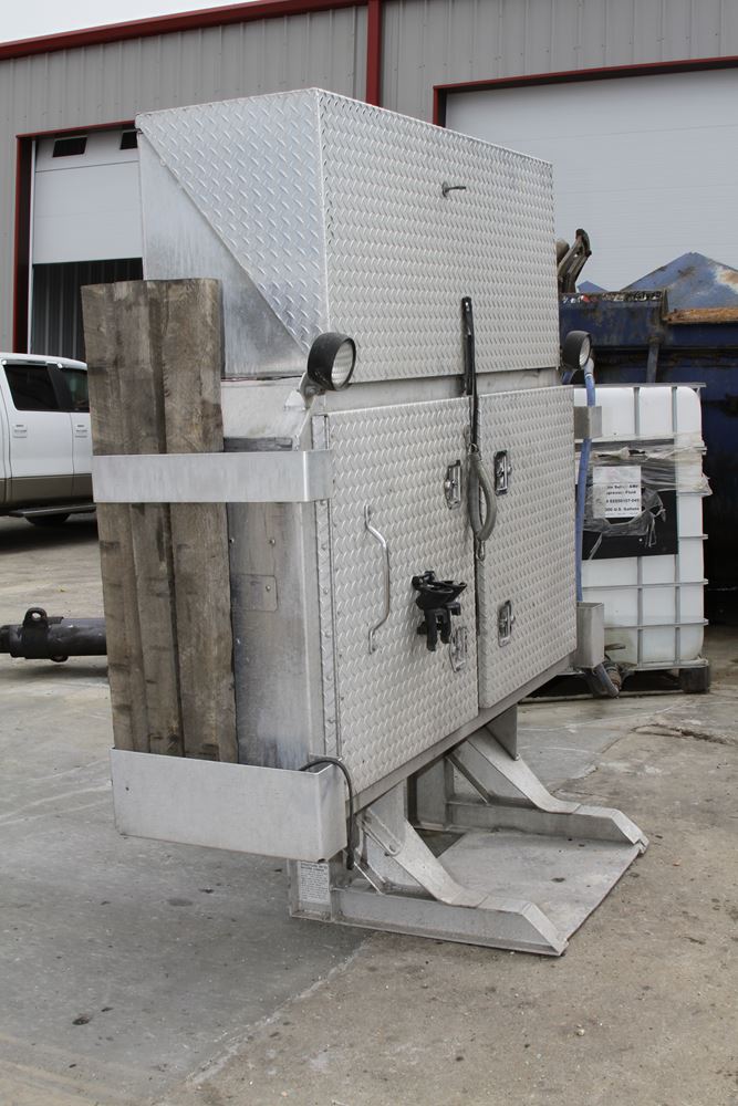 Image 2 of part Used 1998 Freightliner FLD112 Fuel Tank