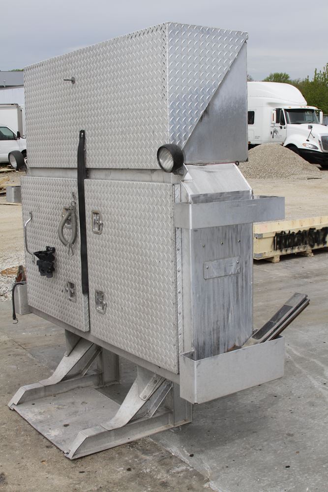 Image 1 of part Used 1998 Freightliner FLD112 Fuel Tank