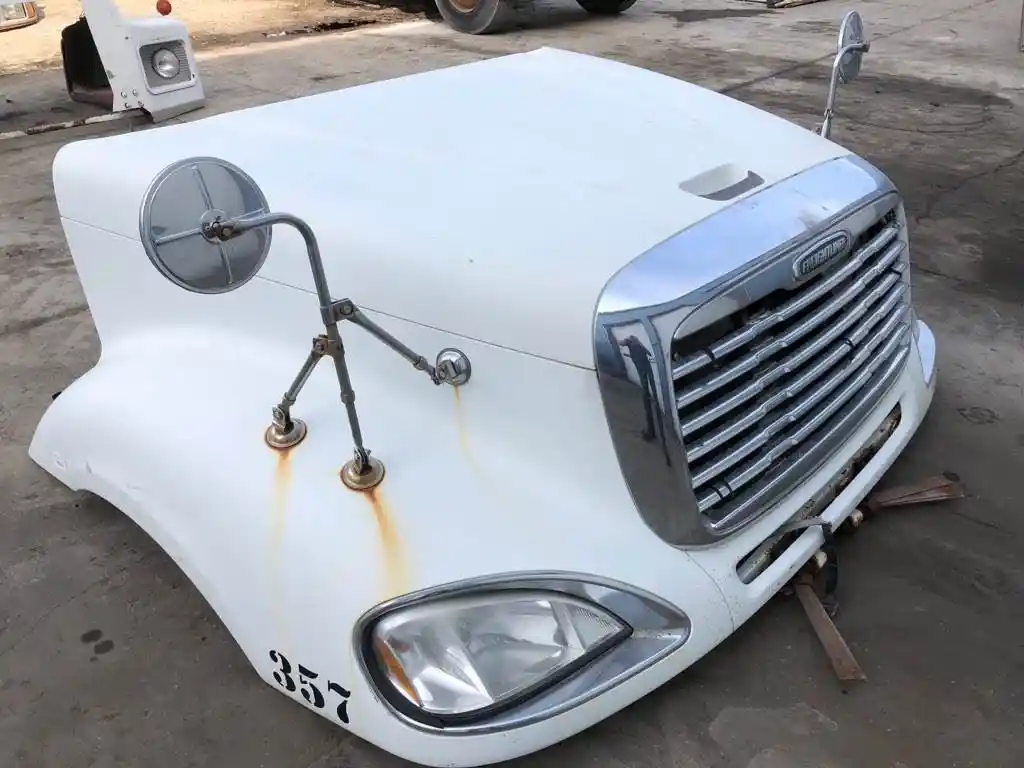 Image 3 of part Used 2012 Freightliner Cascadia 125 Hood