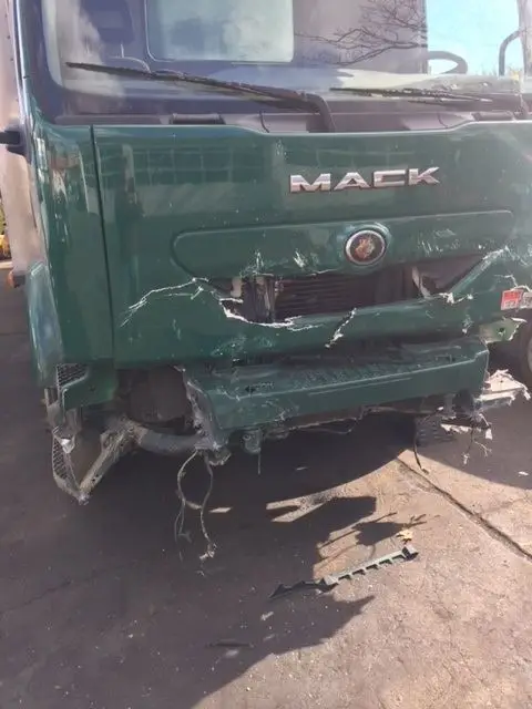 Used 2020 Freightliner Cascadia Bumper