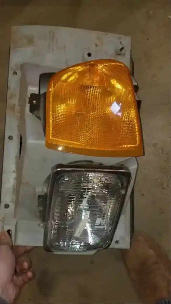 Image 10 of part Used 2022 Freightliner Cascadia 123 Door