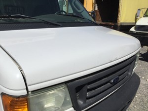 Used 2004 Ford E-350 Hood Image