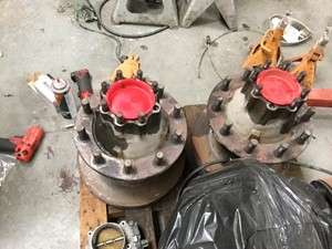 Used 2005 22.5" Hub Image