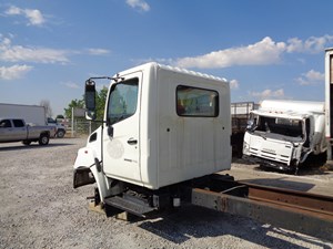 Used 2005 Hino 165 Cab (Stock #694-10)) Part Image