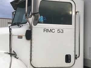 Used 2006 Peterbilt 335 Door (Stock #832-12)) Part Image