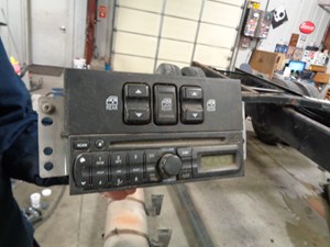 Used 2008 Isuzu NPR - GAS Radio (Stock #628-16)) Part Image