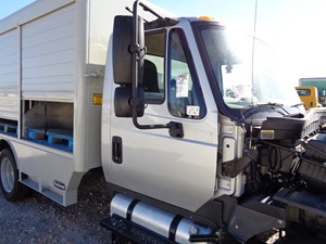 Used 2015 International TERRASTAR Door (Stock #760-6)) Part Image