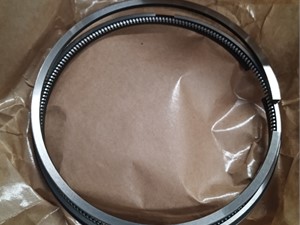 New Isuzu 4HK1 Piston & Rod (Stock #4019)) Part Image