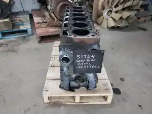 Used 1987 INTER DT-466L Block (Stock #63A1E51764)) Part Image