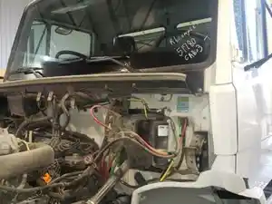 Used 2002 FREIGHTLINER FL-70 Cab (Stock #21A1E51780)) Part Image