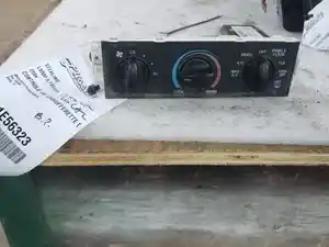 Used 2004 STERLING L9500 (LT9513) Heater/AC Control Assy (Stock #151A1E56323)) Part Image