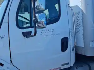 Used 2005 FREIGHTLINER M2 106 Door (Stock #99A1E57360)) Part Image