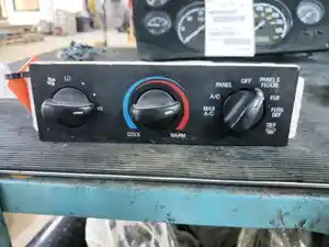 Used 2006 STERLING AT-9513 Heater/AC Control Assy (Stock #151A1E55071)) Part Image