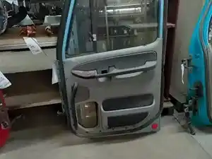 Used 2007 FREIGHTLINER CENTURY CLASS CST120 Door (Stock #99A2E51845)) Part Image