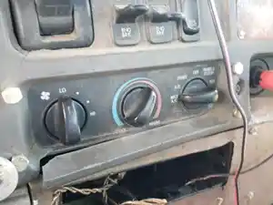 Used 2007 STERLING L9500 (LT9513) Heater/AC Control Assy (Stock #151A1E56322)) Part Image