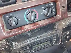 Used 2008 STERLING L9500 (LT9513) Heater/AC Control Assy (Stock #151A1E57302)) Part Image