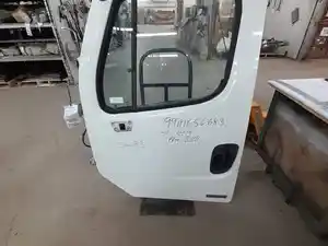 Used 2010 FREIGHTLINER M2 106 Door (Stock #99A1E56683)) Part Image