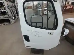 Used 2010 FREIGHTLINER M2 106 Door (Stock #99A2E56683)) Part Image
