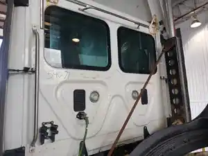 Used 2011 FREIGHTLINER CASCADIA PX113042S T Cab (Stock #21A1E54271)) Part Image