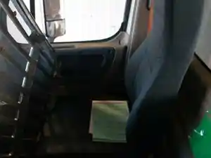 Used 2011 FREIGHTLINER CASCADIA PX113042S T Seat (Stock #100A2E54271)) Part Image