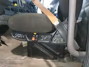 Used 2011 FREIGHTLINER CASCADIA PX113042S T Seat (Stock #100A1E54271)) Part Image