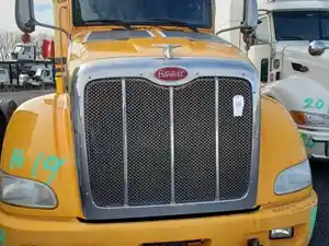 Used 2013 PETERBILT 386 Hood (Stock #53A1E54704)) Part Image