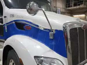 Used 2013 PETERBILT 587 Hood (Stock #53A1E55653)) Part Image