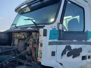 Used 2013 VOLVO VNL Cab (Stock #21A1E54862)) Part Image