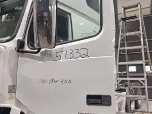 Used 2015 VOLVO VNL Door (Stock #99A1E57332)) Part Image