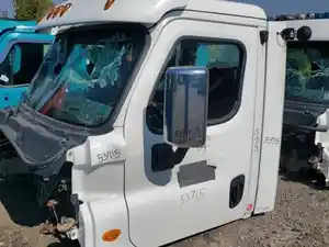 Used 2017 FREIGHTLINER CASCADIA PX125064S Cab (Stock #21A1E53715)) Part Image