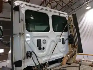 Used 2017 FREIGHTLINER CASCADIA PX125064S Cab (Stock #21A1E53710)) Part Image