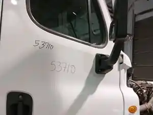 Used 2017 FREIGHTLINER CASCADIA PX125064S Door (Stock #99A2E53710)) Part Image