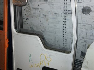 Used 2006 Kenworth T800 Door (Stock #SV-704-2)) Part Image
