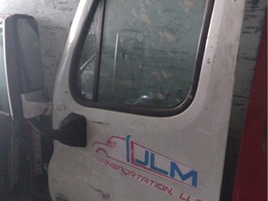 Used 2013 Freightliner Cascadia 125 Door (Stock #SV-233-1)) Part Image