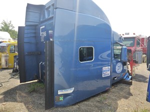 Used 2015 Peterbilt 579 Cab (Stock #SV-393-1)) Part Image