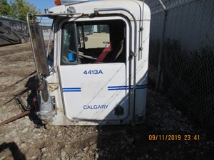 Used 1998 Kenworth Cab (Stock #KENWORTH C520 1988 CAB)) Part Image