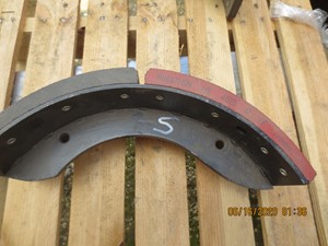 Rebuilt AUTOCAR Brake & Brake Part (Stock #15X5 WEDGE BRAKE SHOES  FMSI 4615)) Part Image