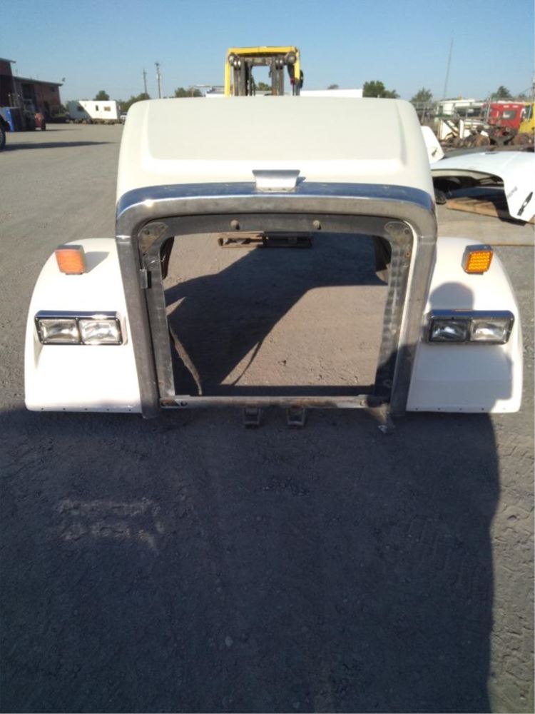 Rebuilt 1997 FREIGHTLINER FLD120 Hood for sale Umatilla Oregon United