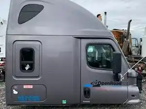 Used 2018 FREIGHTLINER CASCADIA Cab (Stock #33062)) Part Image