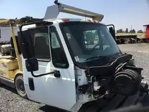 Used INTERNATIONAL 4400 Cab (Stock #6382)) Part Image