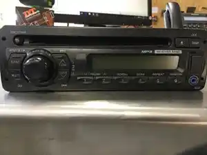 Used Radio (Stock #PP103910)) Part Image