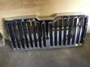 Used WESTERN STAR 4700 Grille Image