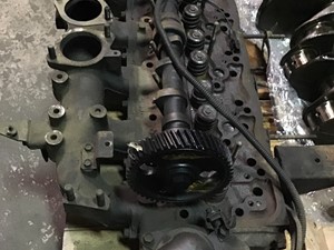 Used 1989 Isuzu 6BG1 Head (Stock #P-685)) Part Image