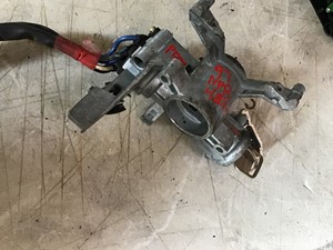 Used 1997 Isuzu W3500/W4500/NPR/NPR-HD Ignition Switch (Stock #P-1231)) Part Image