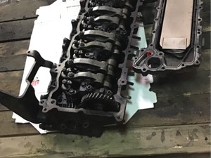 Used 1999 Isuzu 6HK1 Head (Stock #P-1375)) Part Image