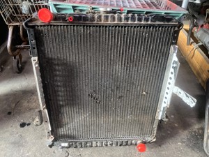 Used 2000 Isuzu NPR Radiator (Stock #203-803179-4)) Part Image
