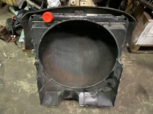 Used 2000 Mitsubishi FE649 Radiator (Stock #204-000248-2)) Part Image