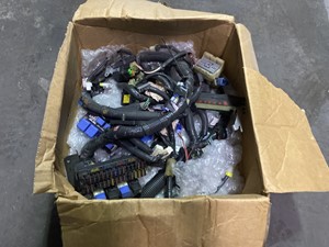 Used 2000 UD/Nissan UD2000 Wiring Harness (Cab & Dash) (Stock #P-1356)) Part Image