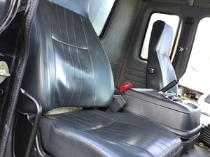 Used 2001 GMC T7500 Seat (Stock #184-501875-3)) Part Image